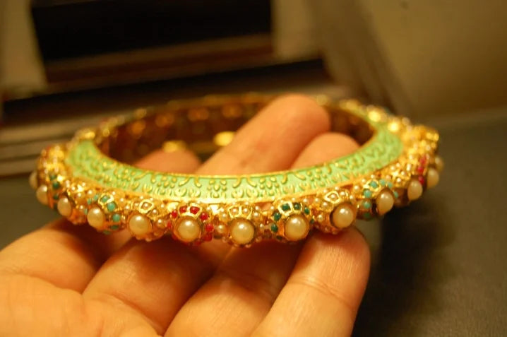 MULTI STONE KARA WITH MEENA