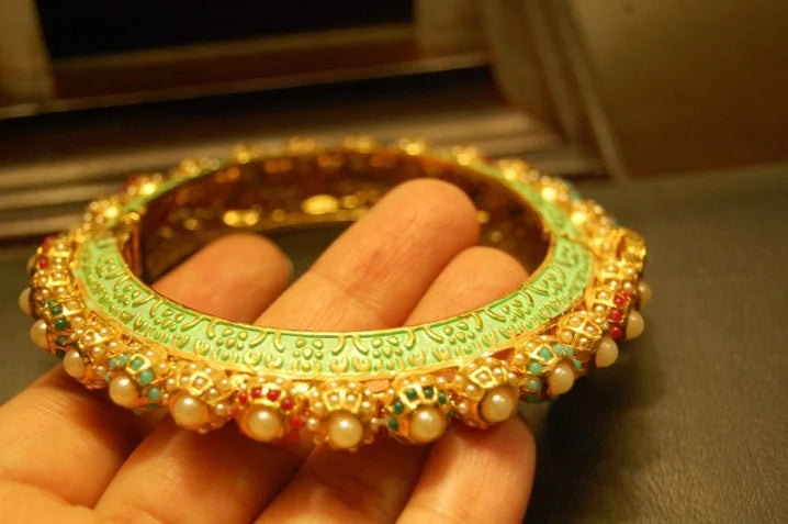 MULTI STONE KARA WITH MEENA