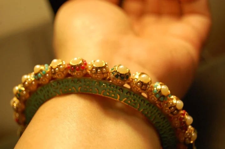 MULTI STONE KARA WITH MEENA