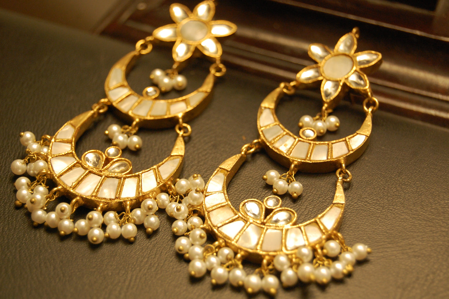 ELEGANT KUNDAN EARRINGS WITH MOTHER OF PEARL
