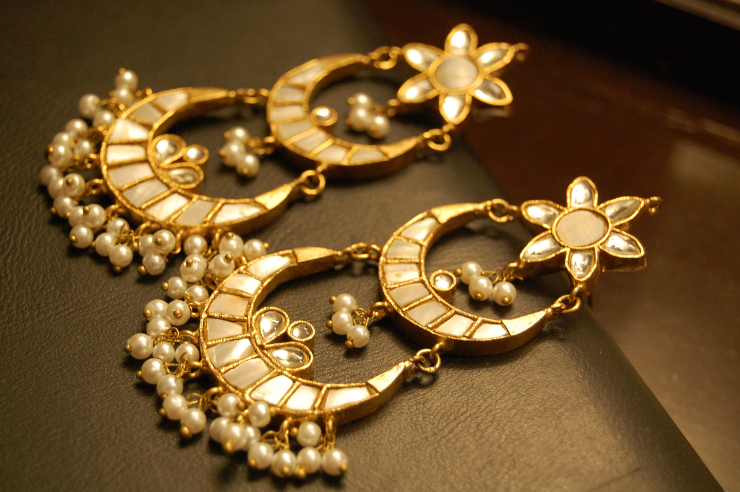 ELEGANT KUNDAN EARRINGS WITH MOTHER OF PEARL