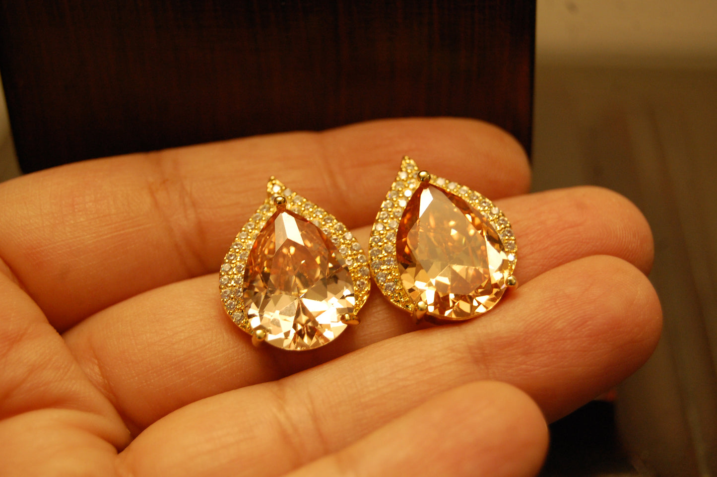 ELEGANT ZIRCON & CHAMPAGNE EARRINGS