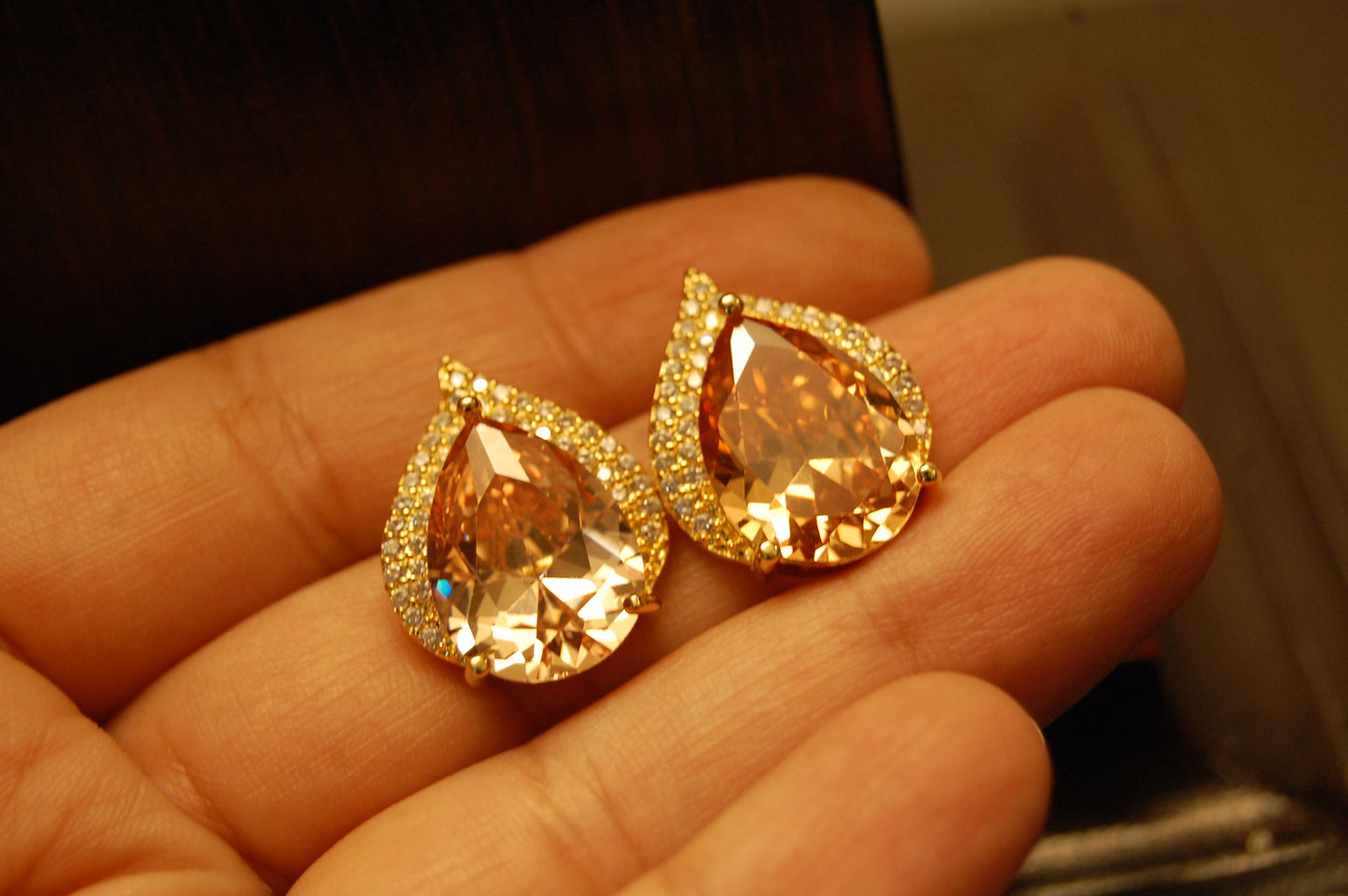 ELEGANT ZIRCON & CHAMPAGNE EARRINGS