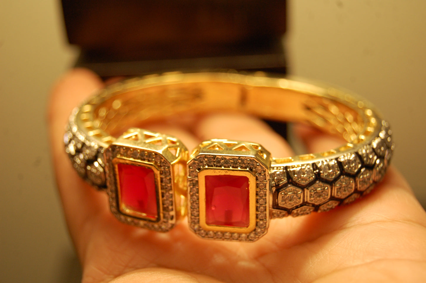 TIGER PRINT BANGLE WITH ZIRCON & RED STONES
