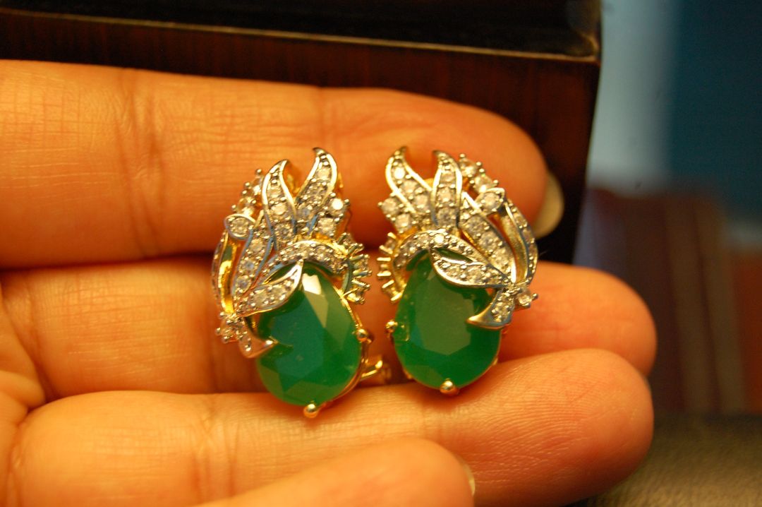 ZIRCON & GREEN STONE EARRINGS