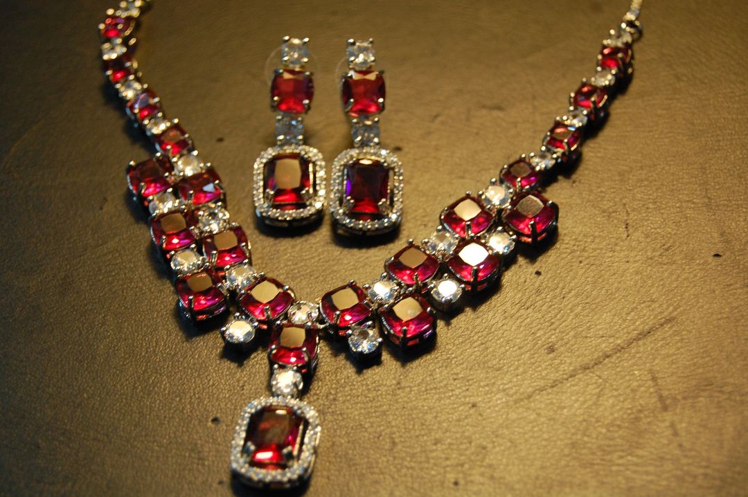 ELEGANT RUBY RED & ZIRCON NECKLACE SET