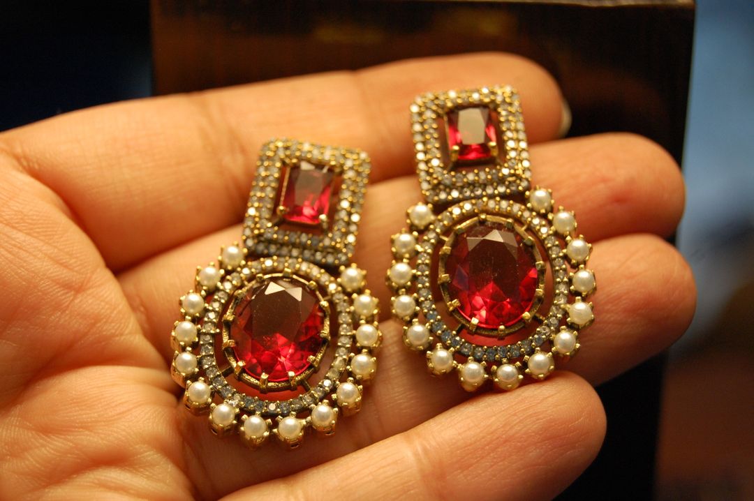 RED & PEARL EARRINGS