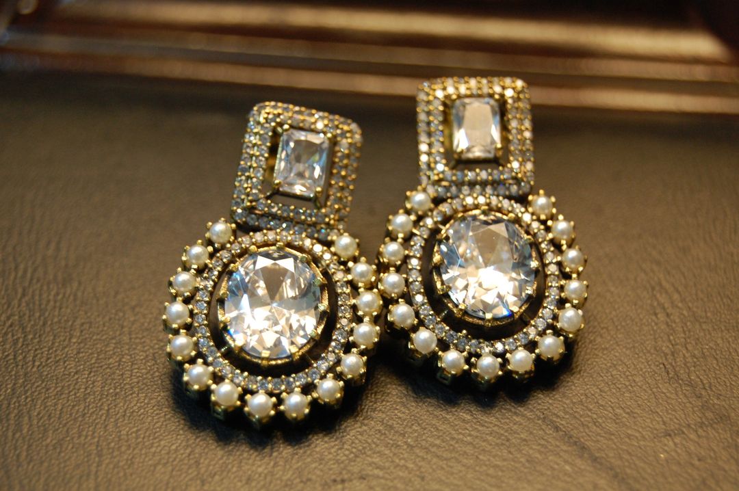 ZIRCON & PEARL EARRINGS