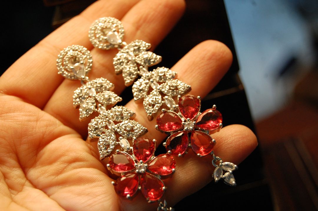 RED ZIRCON EARRINGS