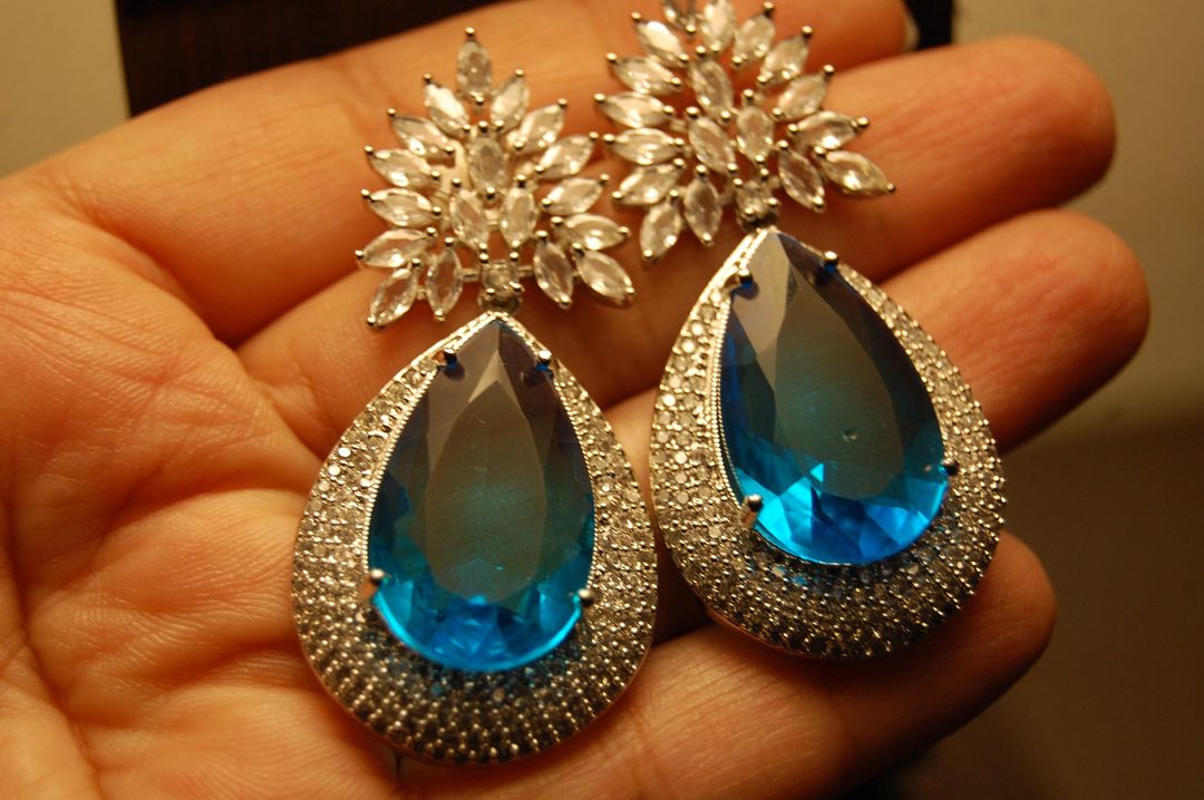 FEROZY ZIRCON EARRINGS