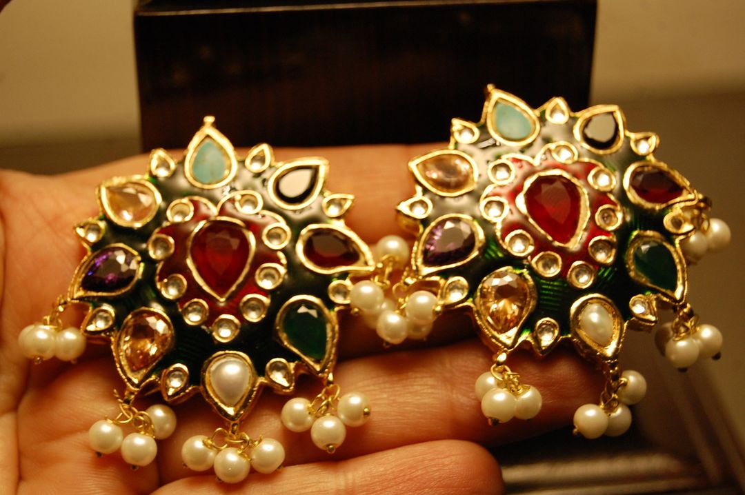 MULTIJEWELLED EARRINGS