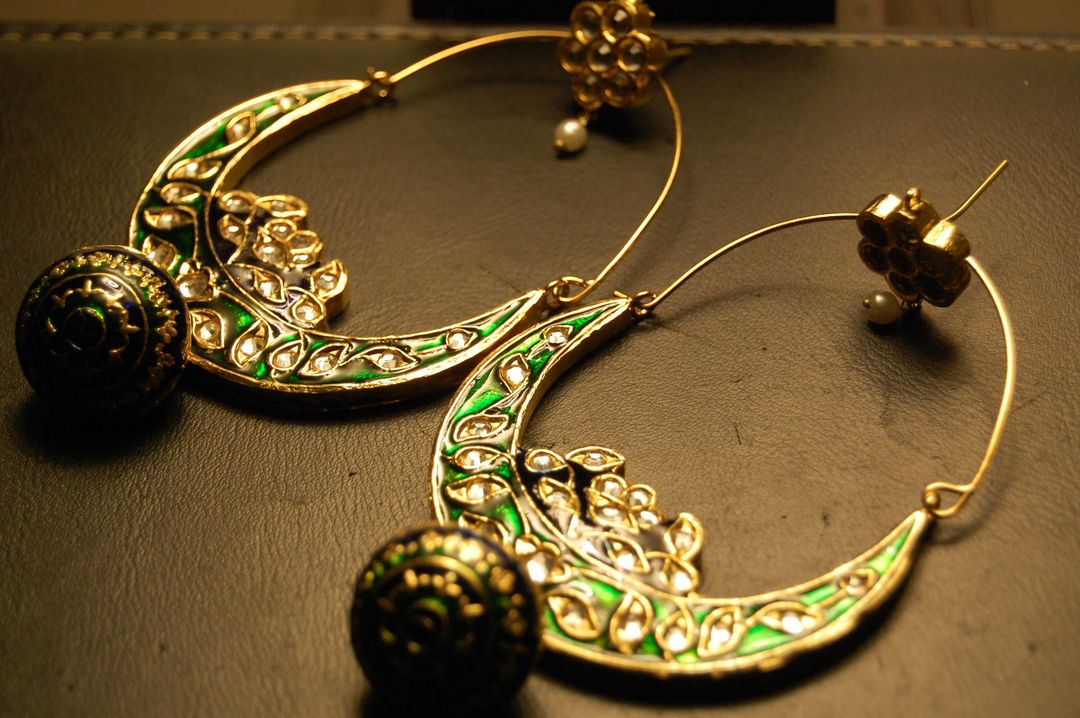 CHAAND BALAS IN CHAMPAGNE & GREEN