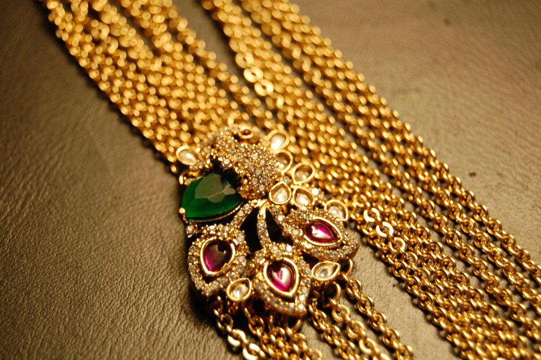 PEACOCK BROOCH CHAIN
