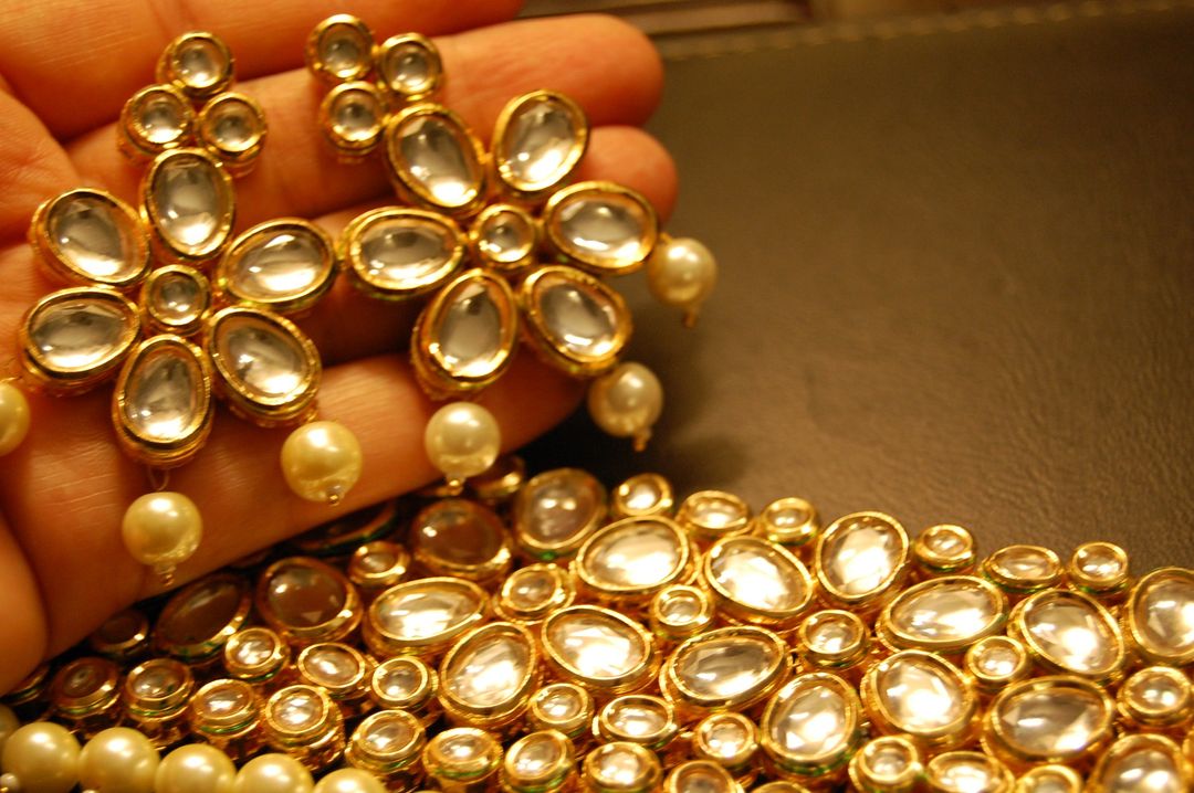 KUNDAN CHOKER SET WITH PEARLS