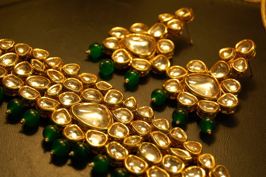 KUNDAN & GREEN CHOKER SET