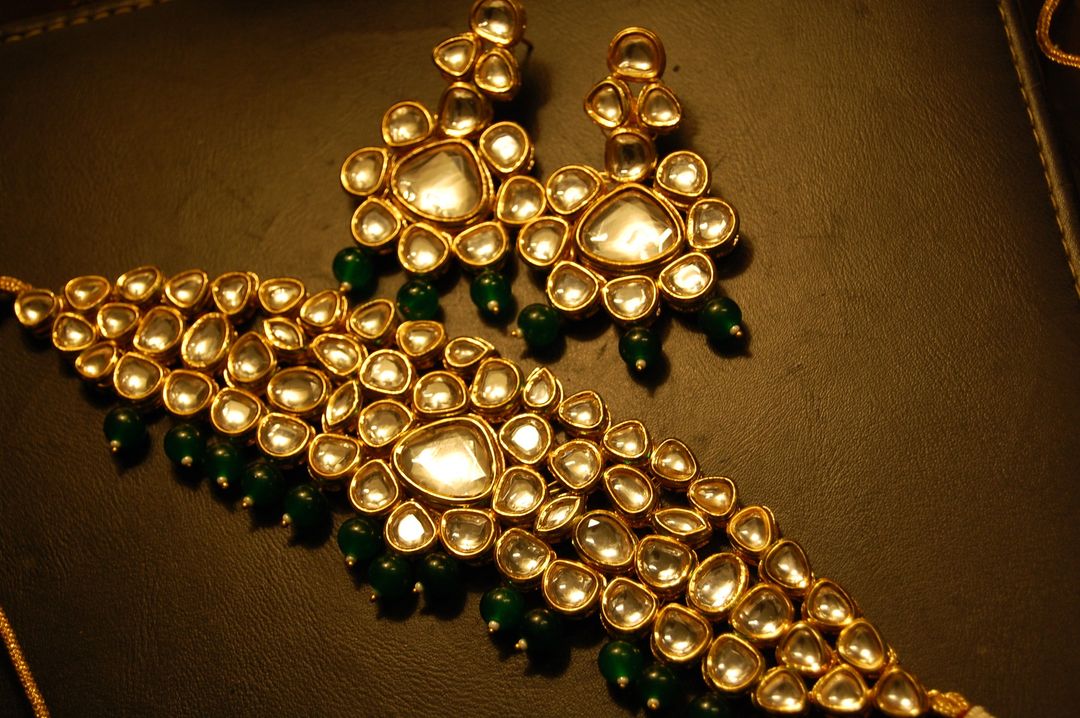 KUNDAN & GREEN CHOKER SET