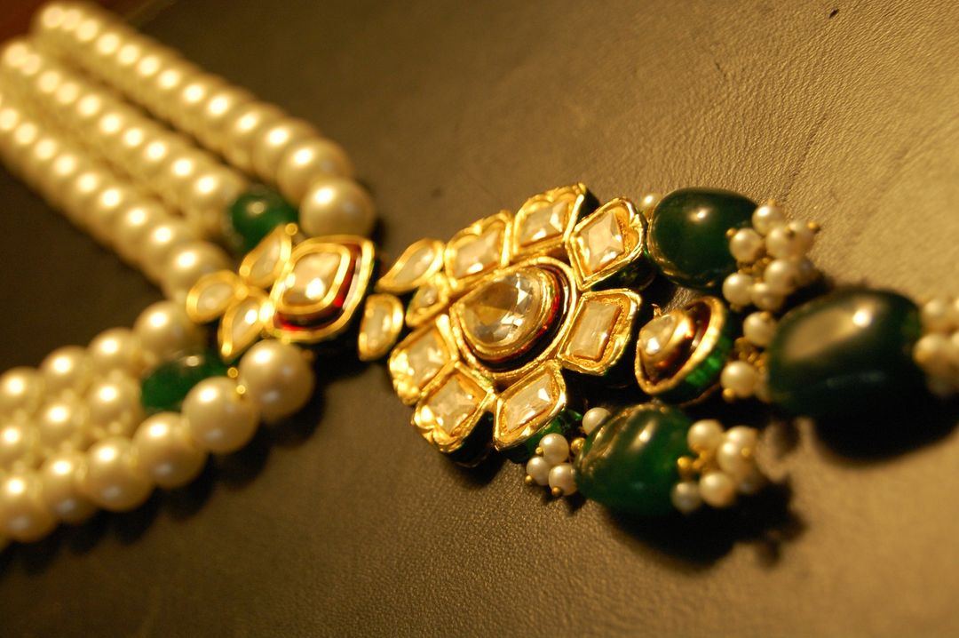 ELEGANT PEARL & KUNDAN MALA