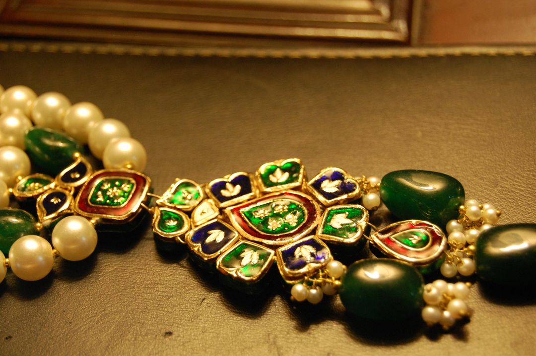 ELEGANT PEARL & KUNDAN MALA