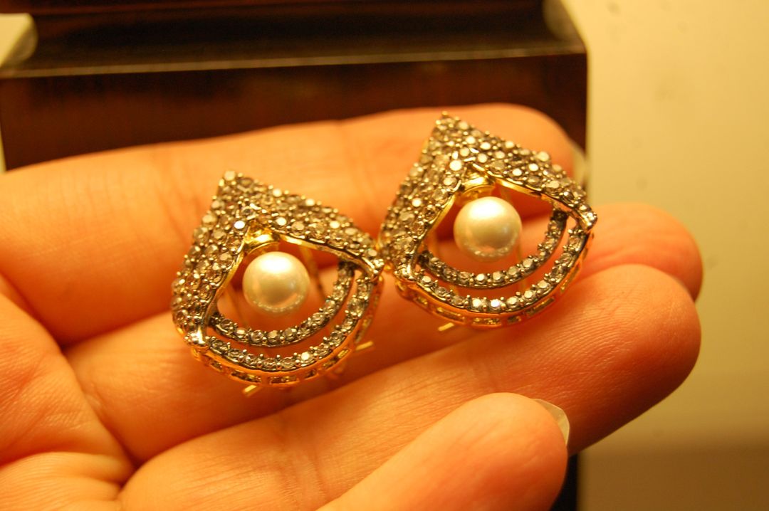Earrings in zircon & pearls
