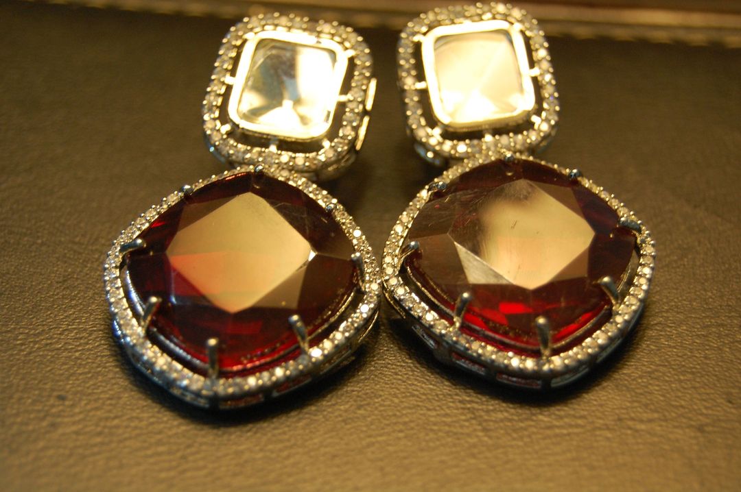 RED EARRINGS IN KUNDAN & ZIRCONS