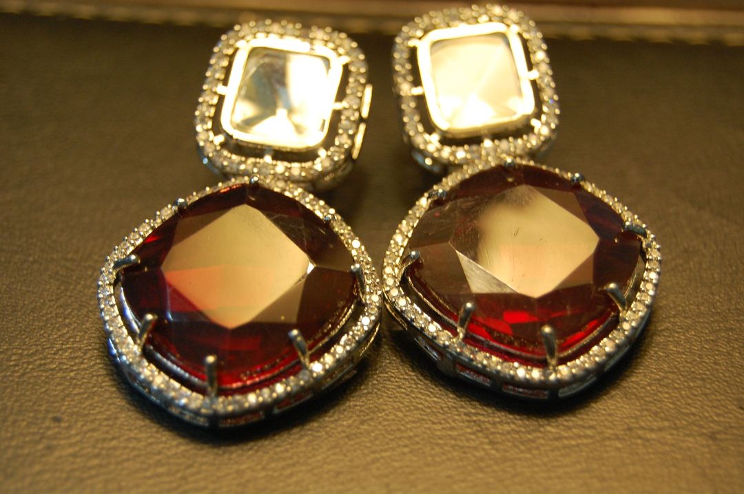 RED EARRINGS IN KUNDAN & ZIRCONS