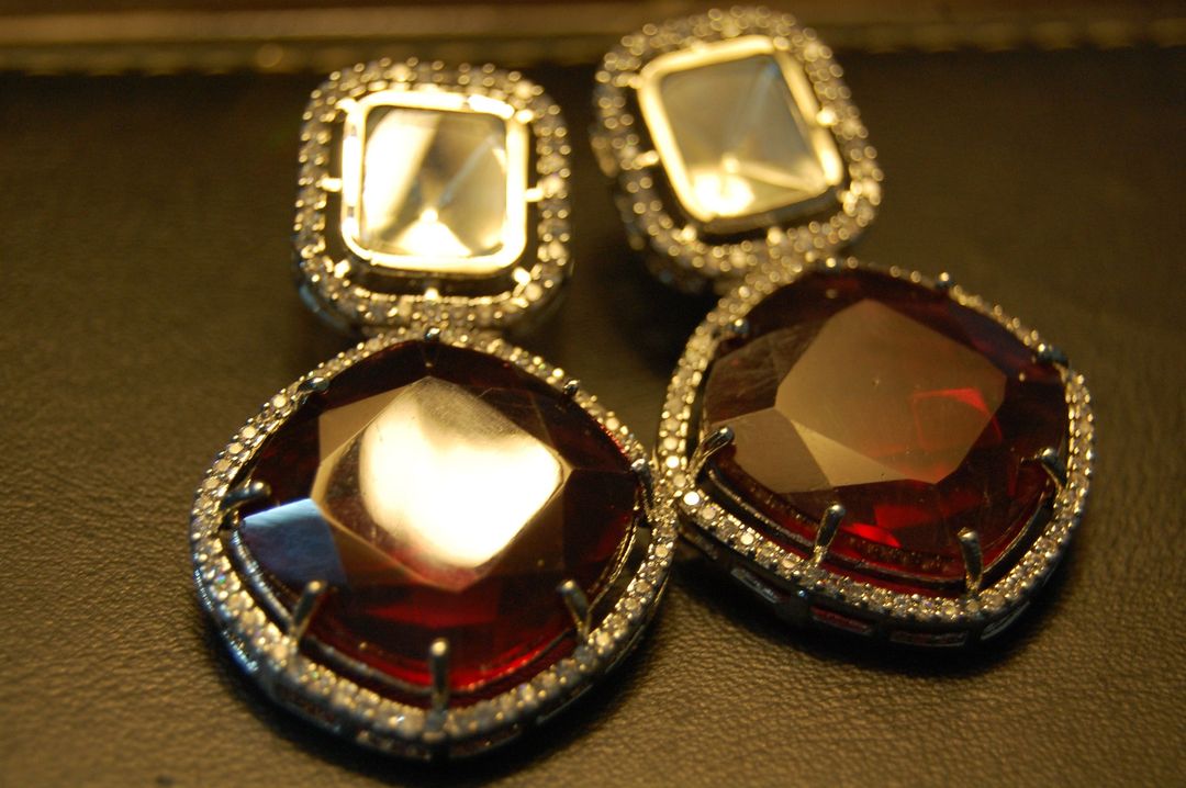 RED EARRINGS IN KUNDAN & ZIRCONS