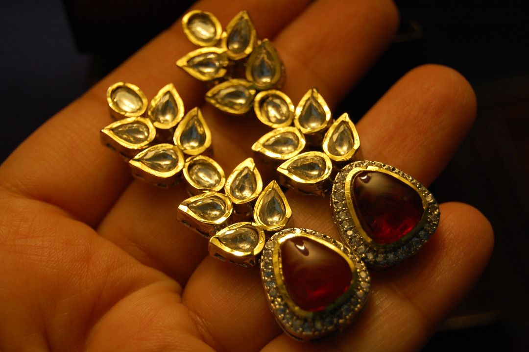 RUBY RED EARRINGS IN KUNDAN & ZIRCONS