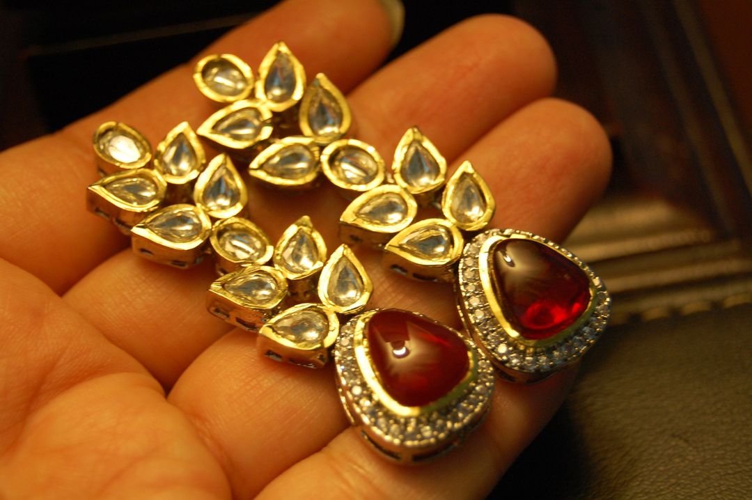 RUBY RED EARRINGS IN KUNDAN & ZIRCONS