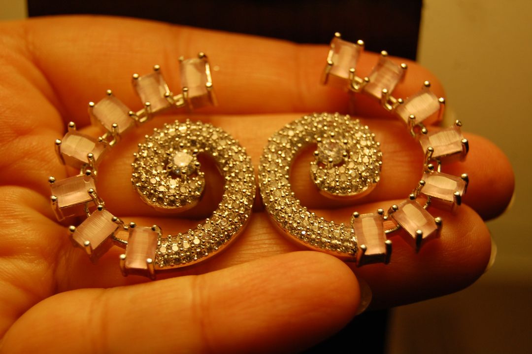 SPIRAL ZIRCON EARRINGS