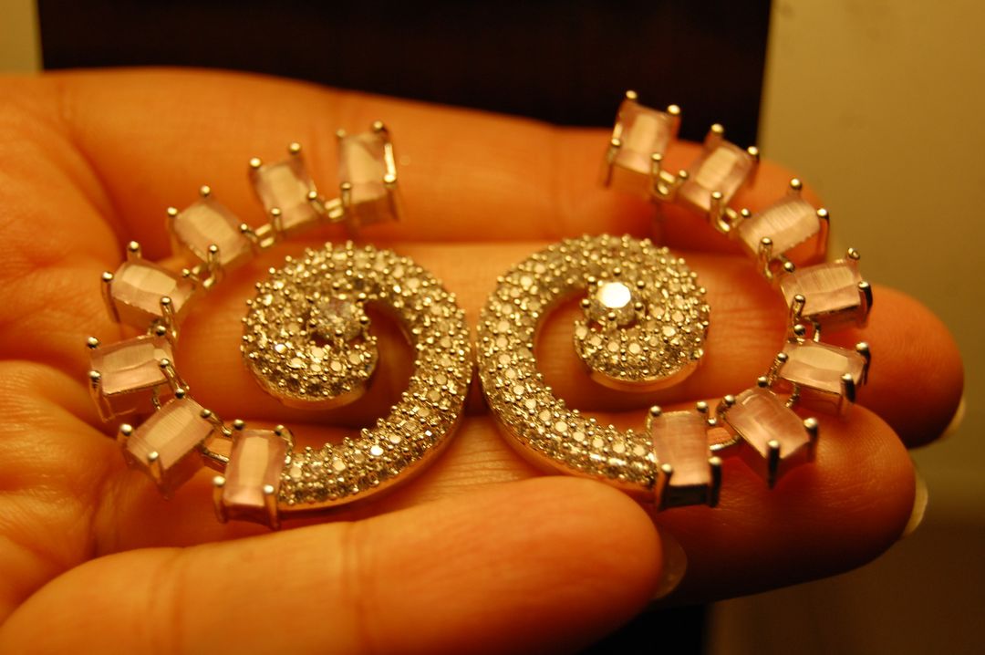 SPIRAL ZIRCON EARRINGS