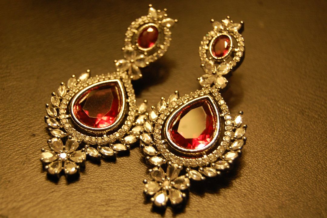 ZIRCON EARRINGS