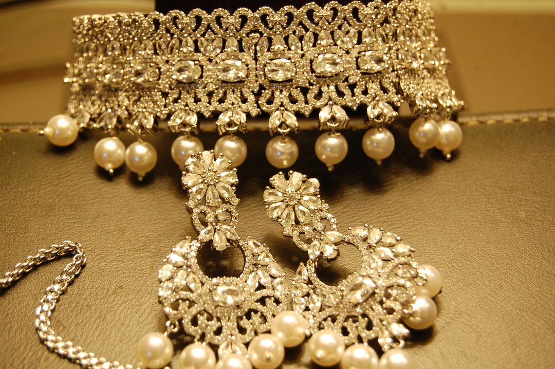 ZIRCON CHOKER SET
