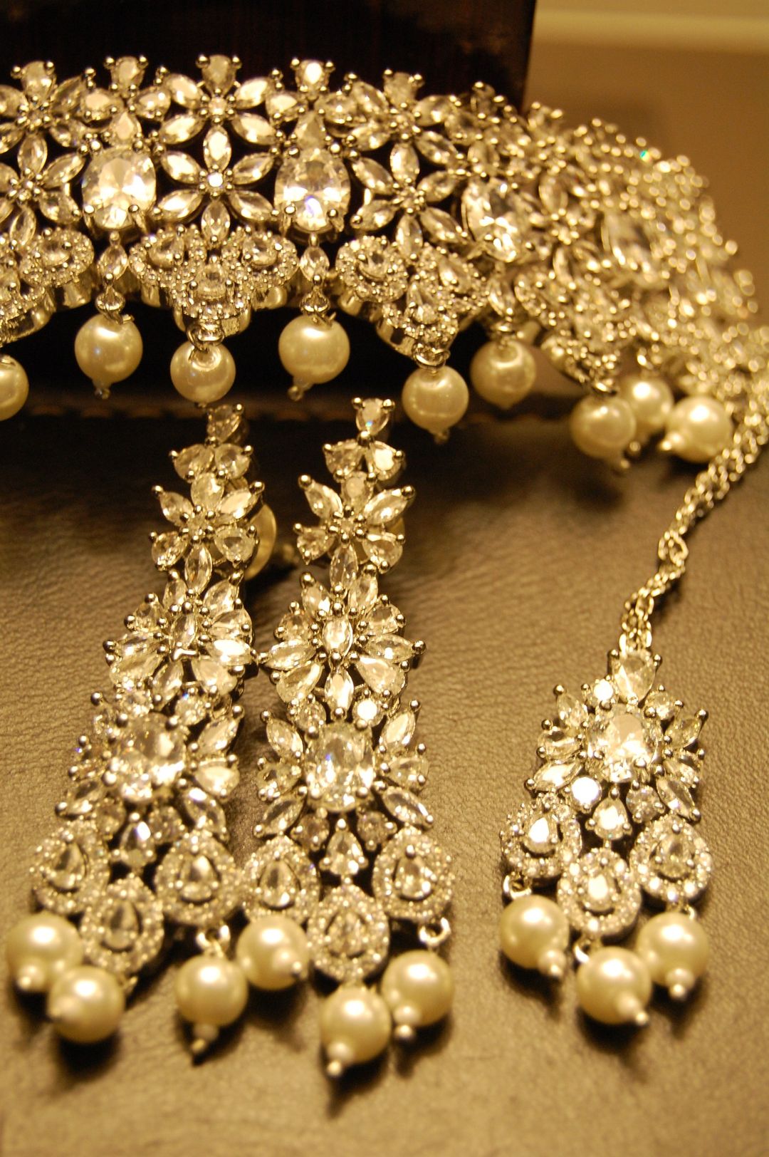 ZIRCON CHOKER SET