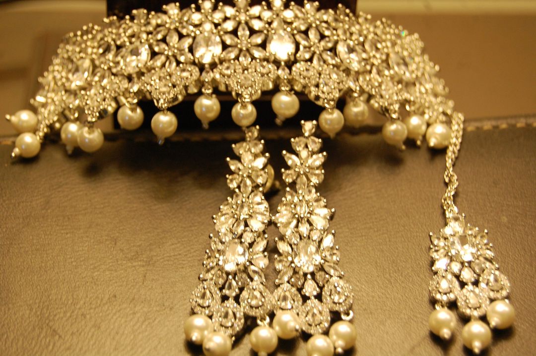 ZIRCON CHOKER SET