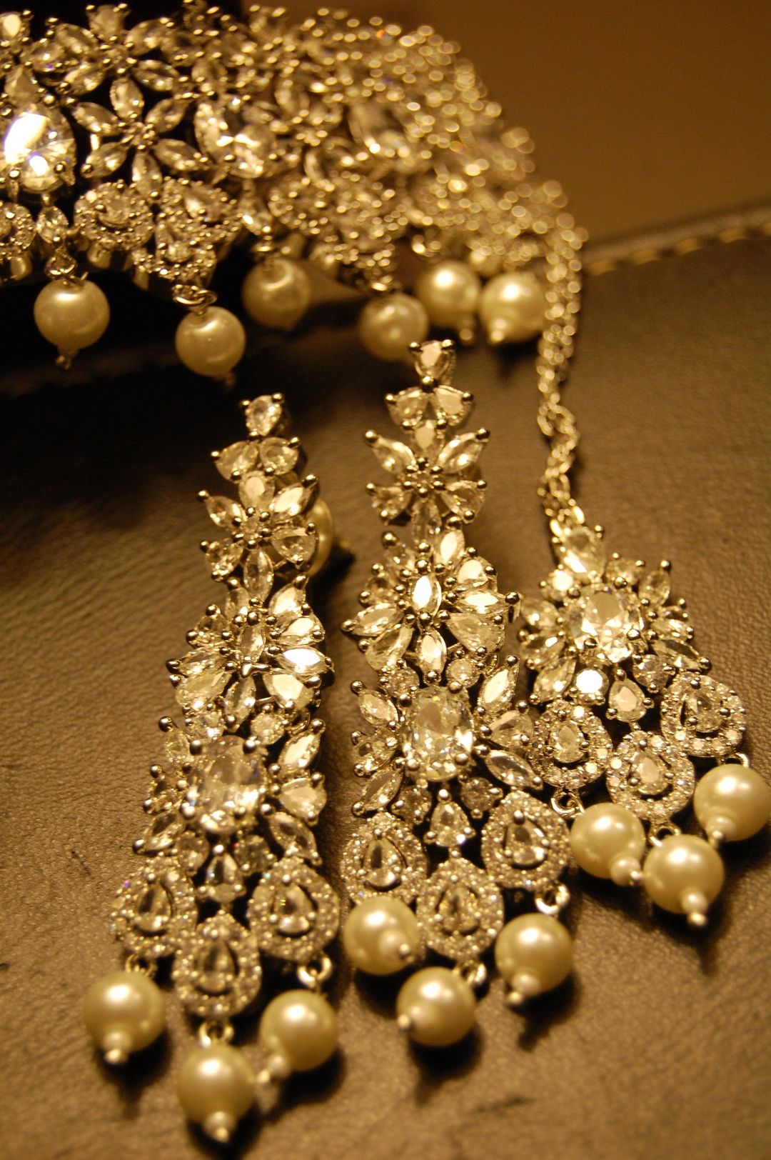 ZIRCON CHOKER SET
