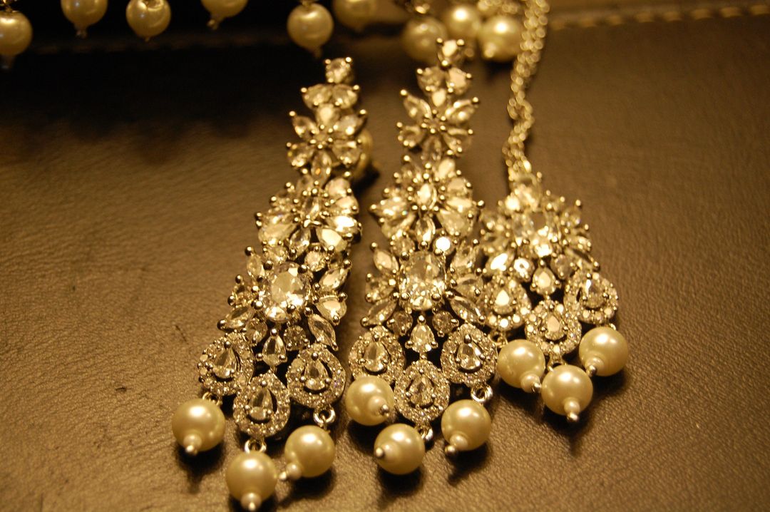 ZIRCON CHOKER SET