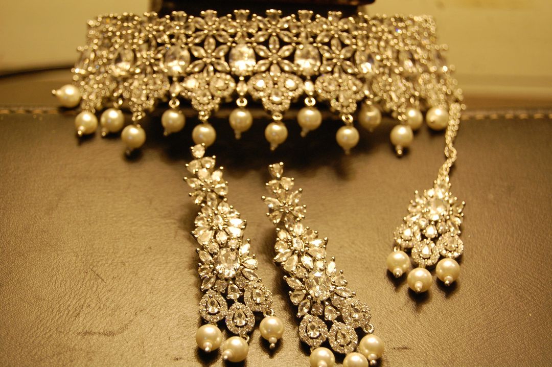 ZIRCON CHOKER SET