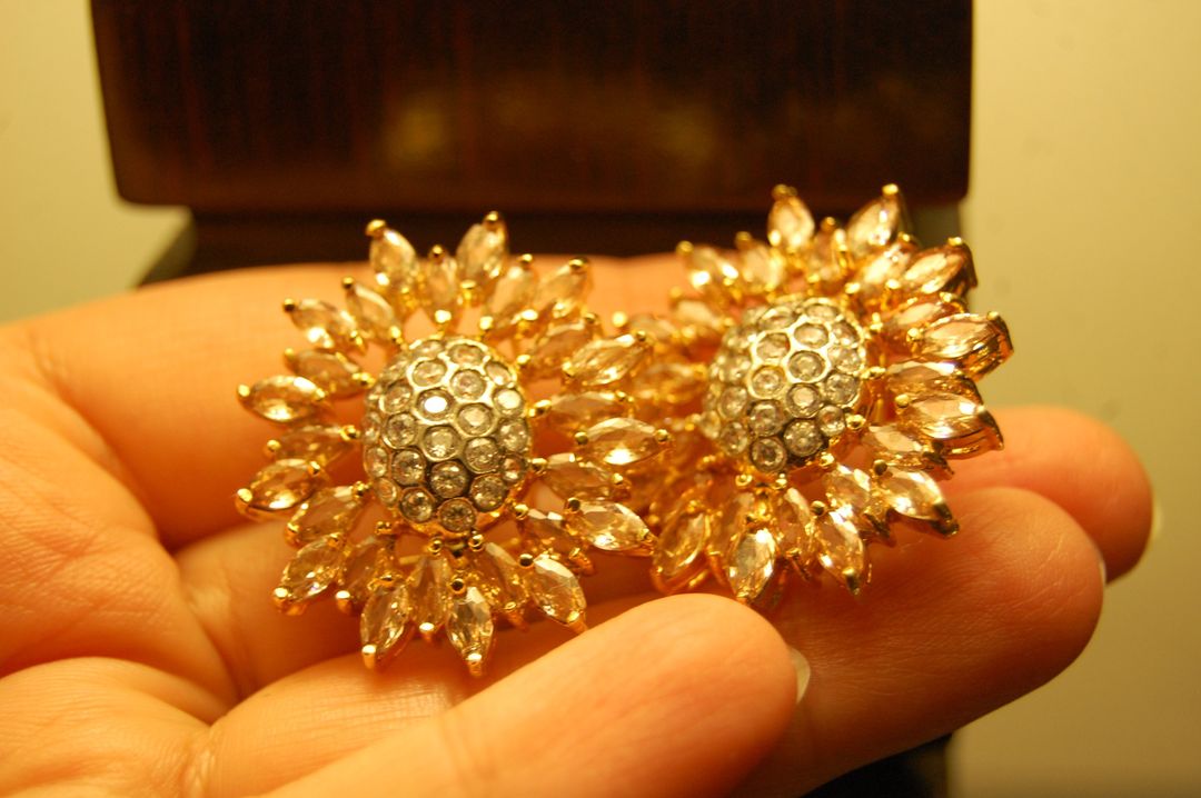 ZIRCON CHAMPAGNE EARRINGS