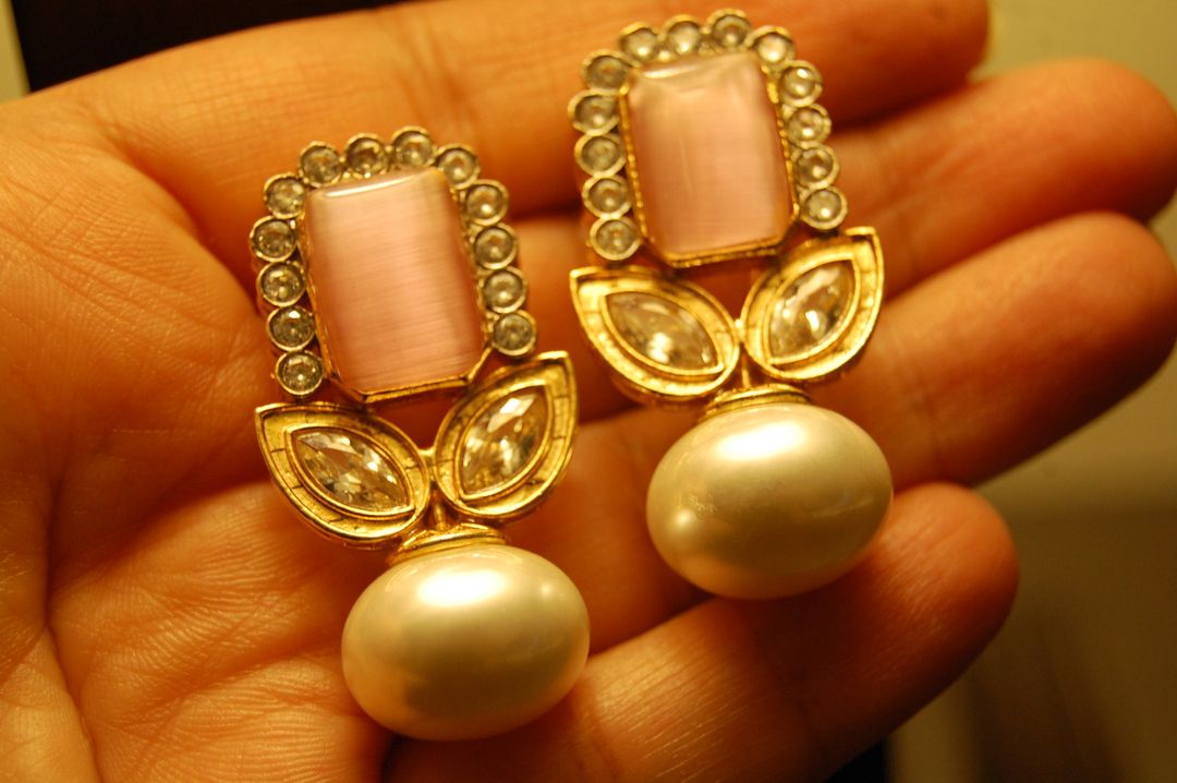 PINK & ZIRCON EARRINGS WITH PEARLS