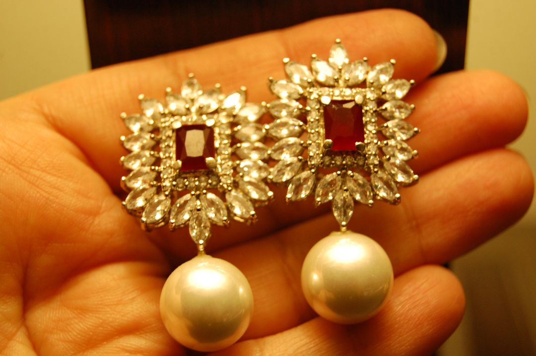 RED ZIRCON & PEARL EARRINGS
