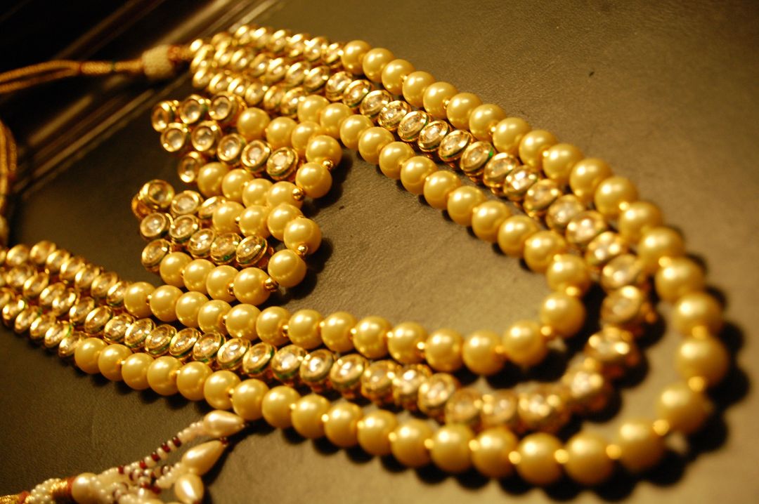 KUNDAN & PEARLS MALA & EARRINGS SET