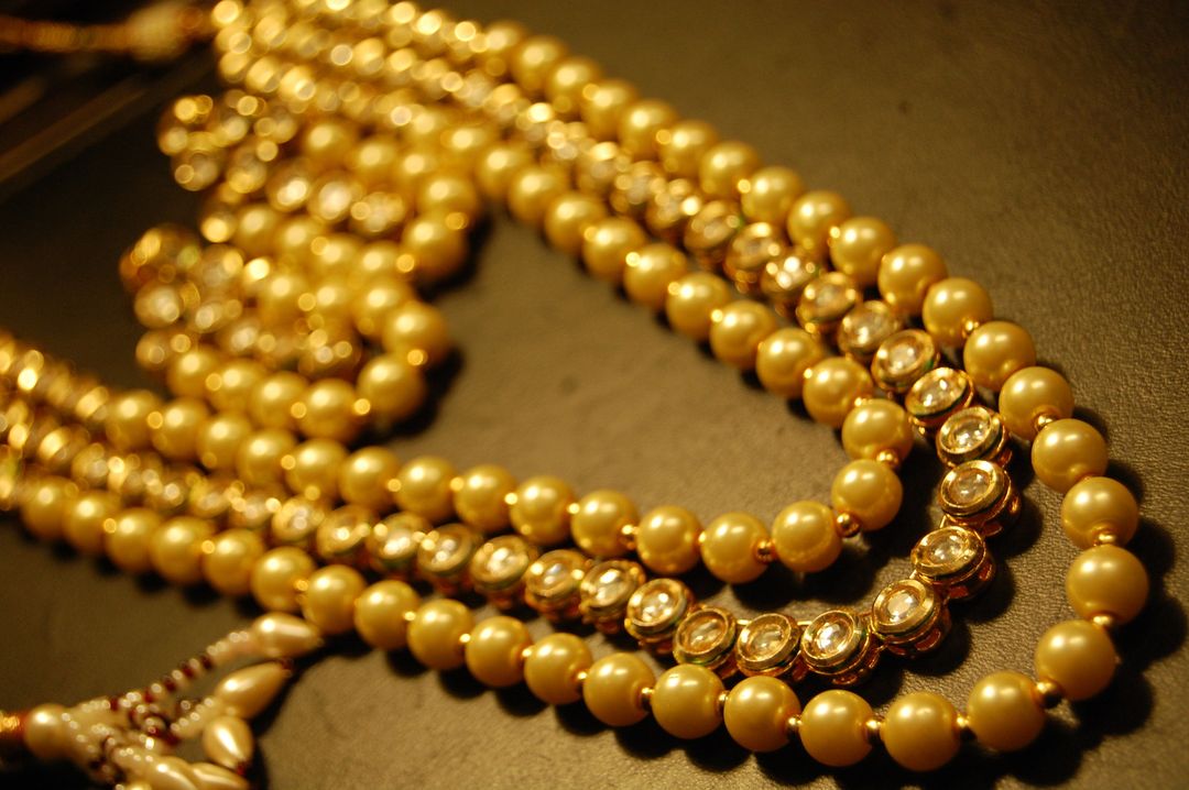 KUNDAN & PEARLS MALA & EARRINGS SET