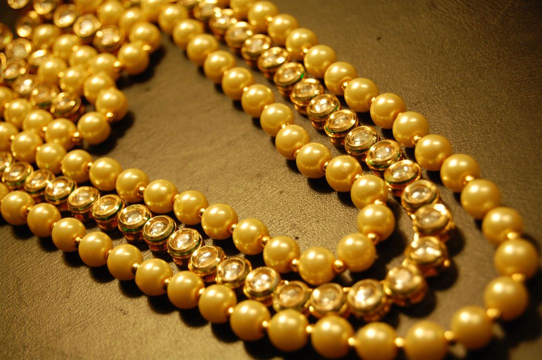 KUNDAN & PEARLS MALA & EARRINGS SET