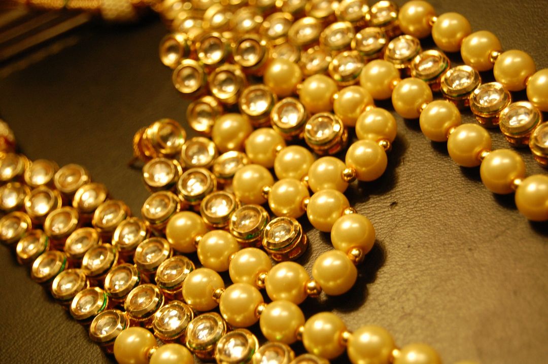 KUNDAN & PEARLS MALA & EARRINGS SET