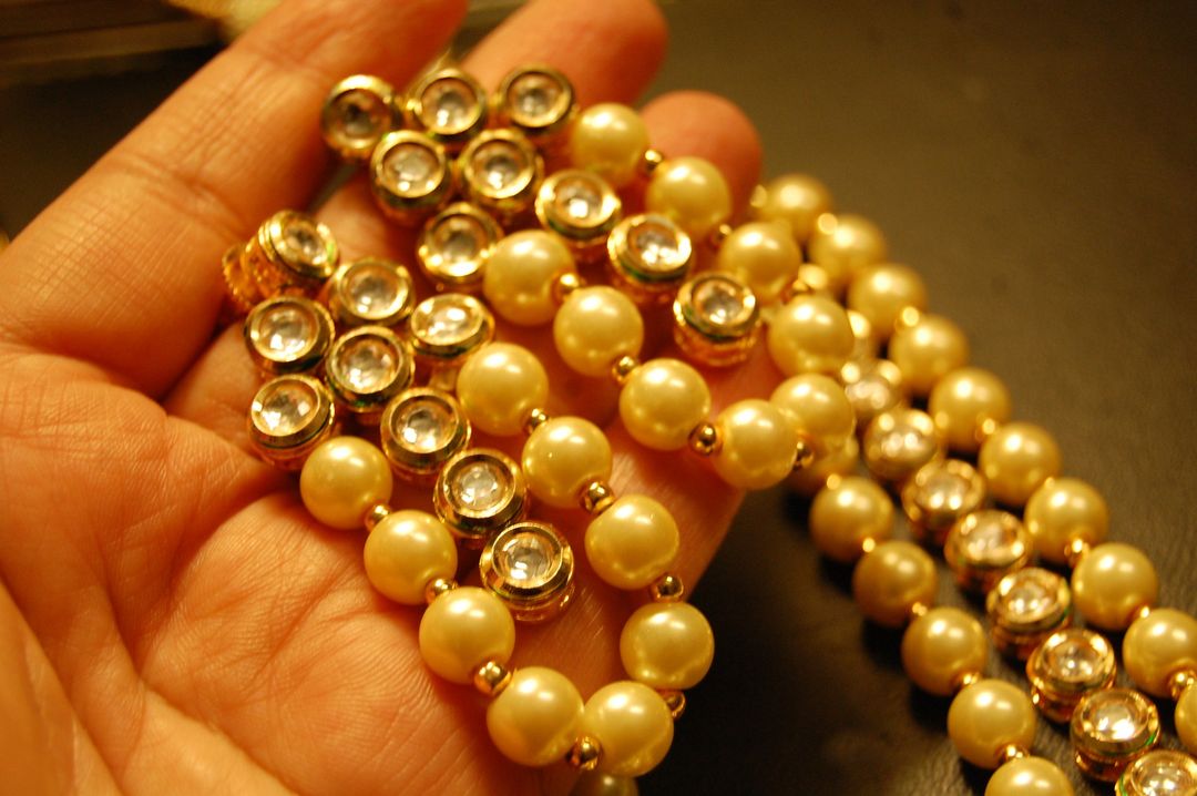 KUNDAN & PEARLS MALA & EARRINGS SET