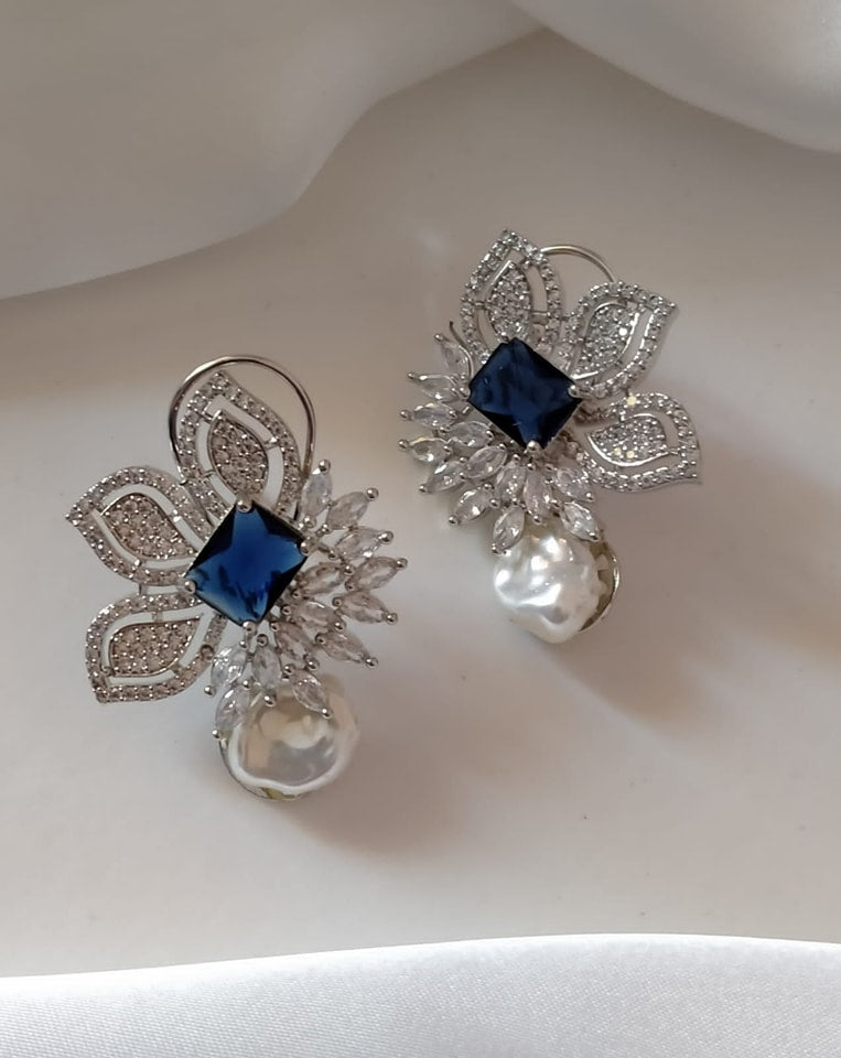 ZIRCON EARRINGS IN BLUE