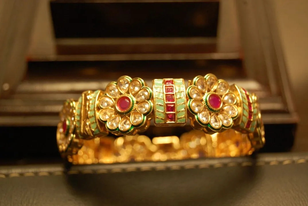 SINGLE FLORAL INDIAN KARA (OPENABLE)