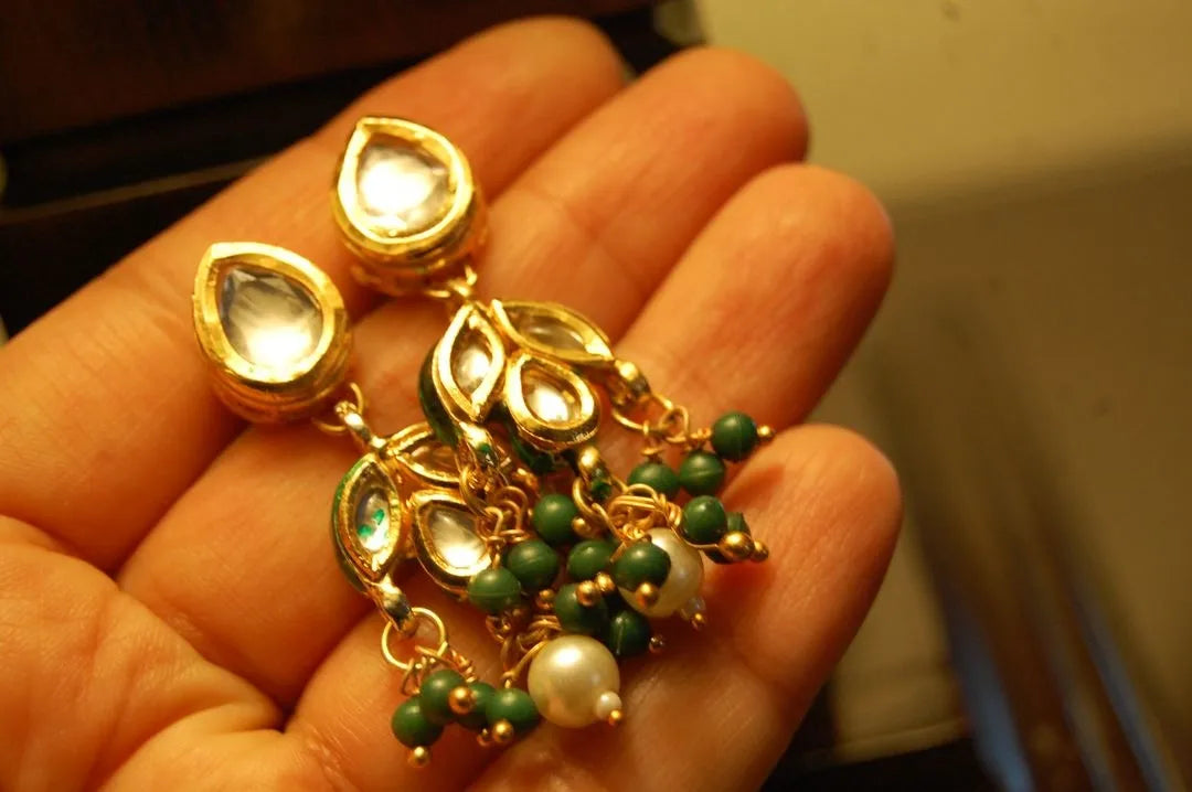 ELEGANT CHOKER KUNDAN SET IN GREEN