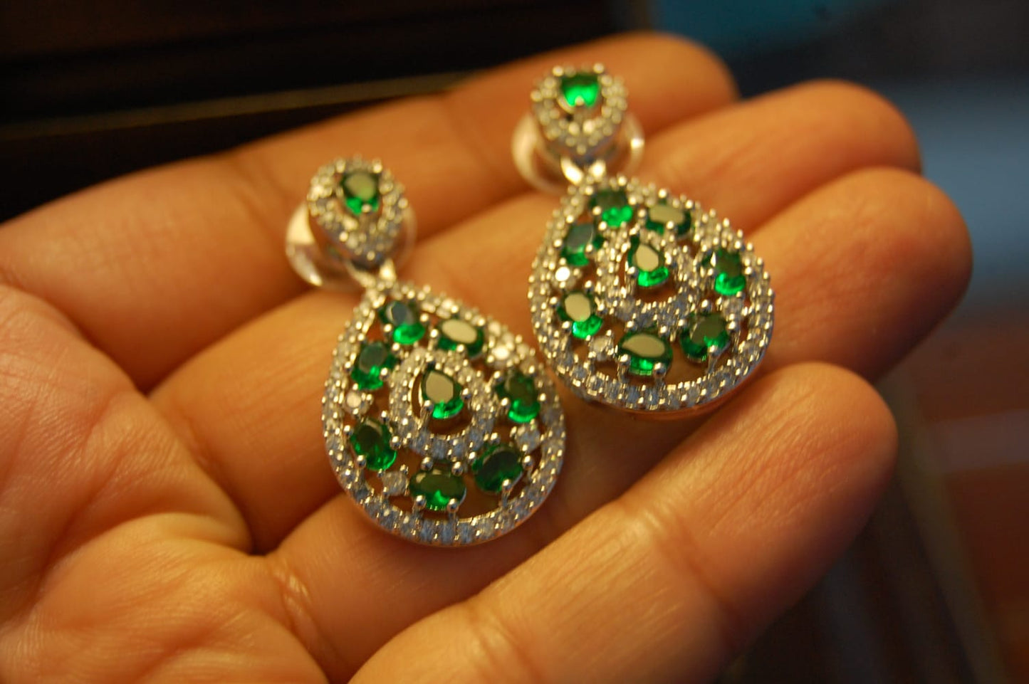 GREEN ZIRCON EARRINGS