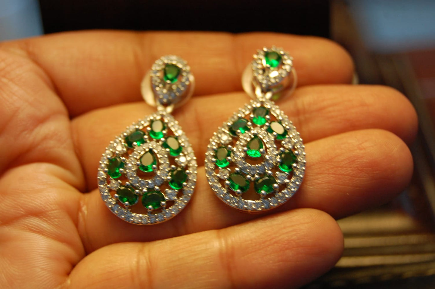 GREEN ZIRCON EARRINGS